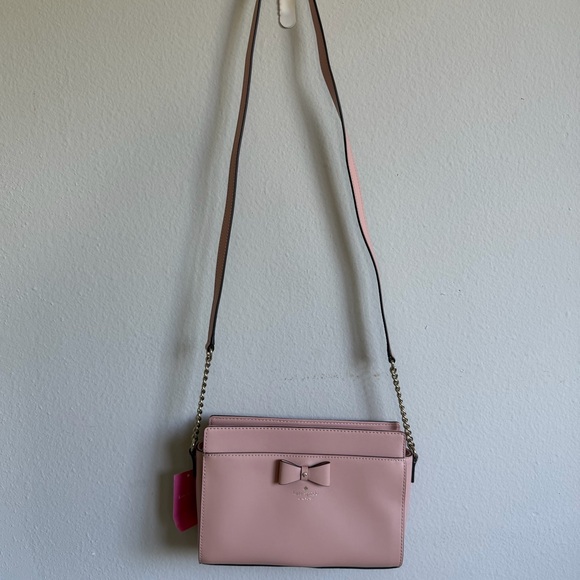 Chic Pink Crossbody Bag - Picture 1 of 4